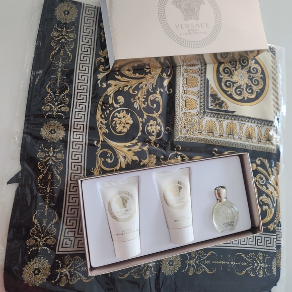 Versace Other - Versace Fragrance Gift Set With Free Scarf Too! Great Gift! New!